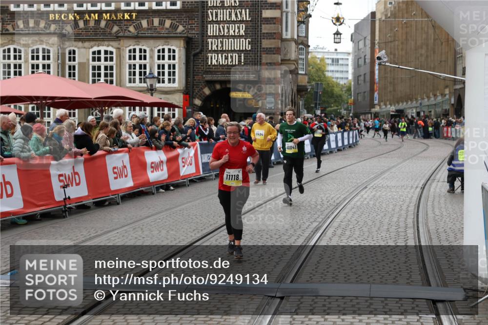 05.10.2025 - 20. swb-Marathon Bremen Yannick Fuchs http://msf.ph/oto/9249134 05.10.2025 11:13:06 Ziel 10041, 11118 meine-sportfotos.de