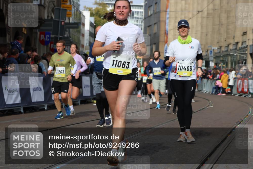 05.10.2025 - 20. swb-Marathon Bremen Strokosch-Dieckow http://msf.ph/oto/9249266 05.10.2025 11:00:18 Ziel 9495, 10067, 10406, 10492, 10504, 10794, 10985, 11063, 11263, 11424, 11699 meine-sportfotos.de