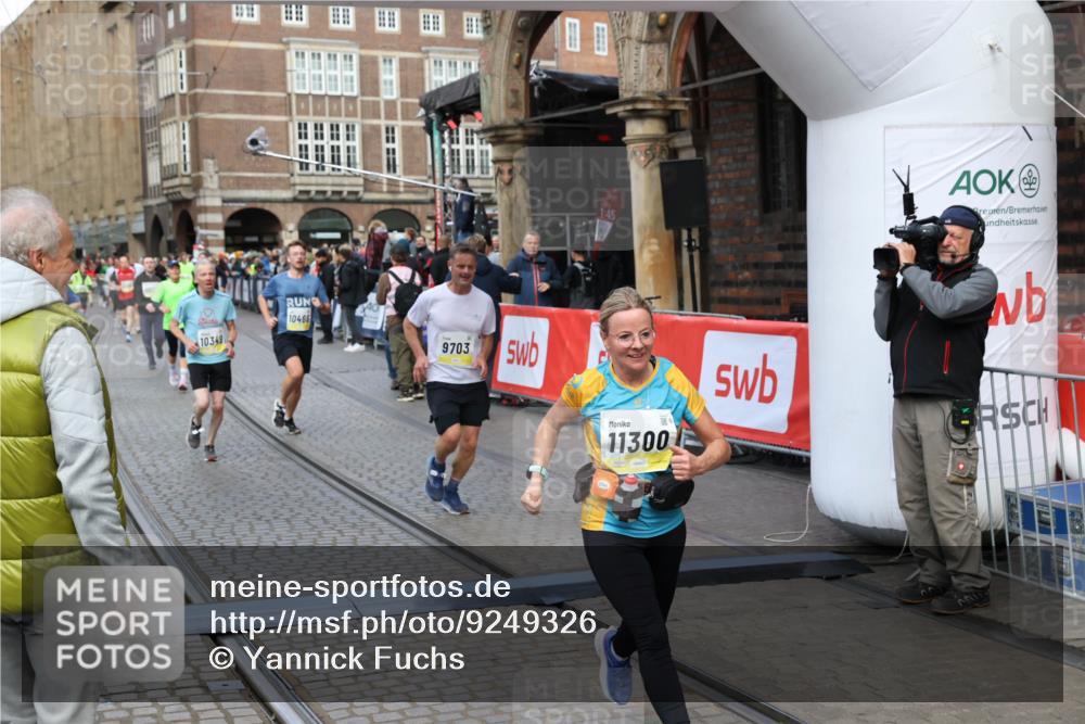 05.10.2025 - 20. swb-Marathon Bremen Yannick Fuchs http://msf.ph/oto/9249326 05.10.2025 10:53:15 Ziel 9449, 9650, 9703, 10128, 10242, 10349, 10466, 10539, 11259, 11300, 11398, 11411, 11450 meine-sportfotos.de