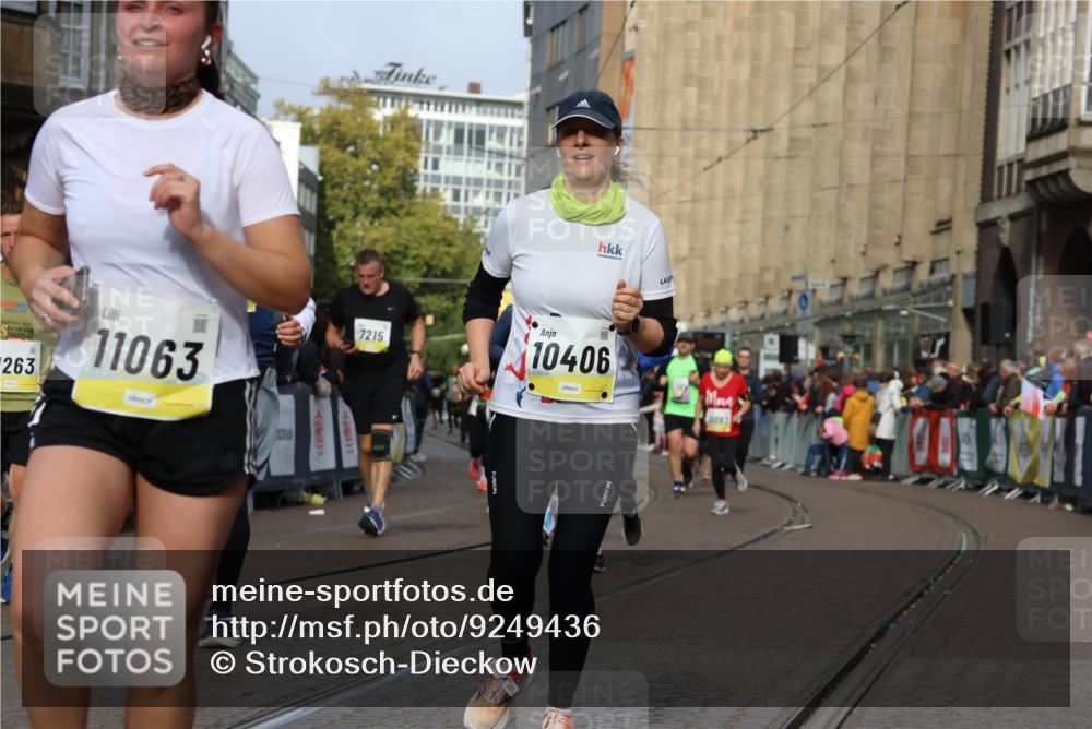 05.10.2025 - 20. swb-Marathon Bremen Strokosch-Dieckow http://msf.ph/oto/9249436 05.10.2025 11:00:19 Ziel 7215, 9495, 10067, 10217, 10406, 10492, 10504, 10794, 10985, 11063, 11263, 11424, 11699 meine-sportfotos.de
