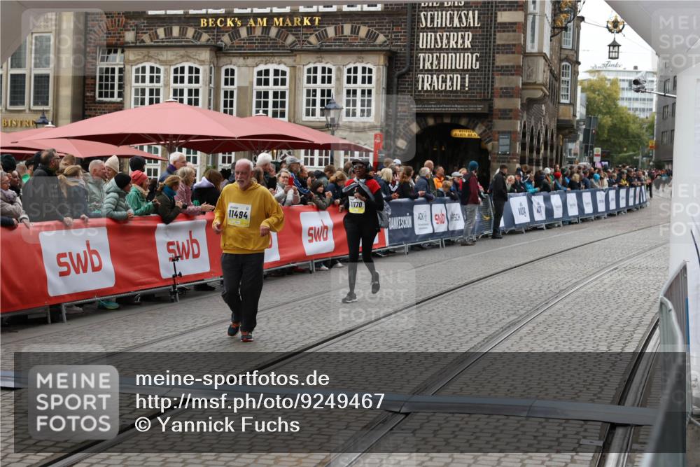 05.10.2025 - 20. swb-Marathon Bremen Yannick Fuchs http://msf.ph/oto/9249467 05.10.2025 11:13:11 Ziel 10041, 11118, 11170, 11494 meine-sportfotos.de