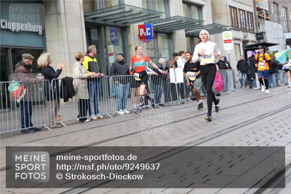 05.10.2025 - 20. swb-Marathon Bremen Strokosch-Dieckow http://msf.ph/oto/9249637 05.10.2025 10:53:28 Ziel 9313, 9456, 9494, 9548, 9701, 9934, 10020, 10046, 10163, 10310, 10416, 10484, 10616, 10642, 10696, 10785, 10906, 10925, 10966, 11046, 11141, 11152, 11246, 11383, 11445, 11533, 9313, 9456, 9494, 9548, 9701, 9934, 10020, 10046, 10163, 10310, 10416, 10484, 10616, 10642, 10696, 10785, 10906, 10925, 10966, 11046, 11141, 11152, 11246, 11383, 11445, 11533 meine-sportfotos.de