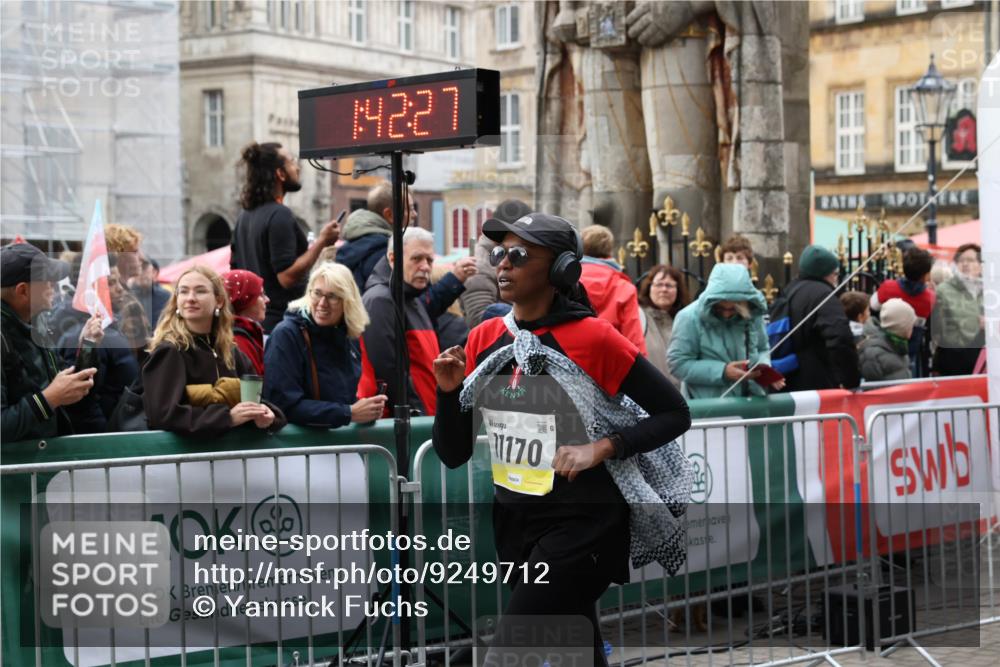 05.10.2025 - 20. swb-Marathon Bremen Yannick Fuchs http://msf.ph/oto/9249712 05.10.2025 11:13:16 Ziel 11170, 11494 meine-sportfotos.de