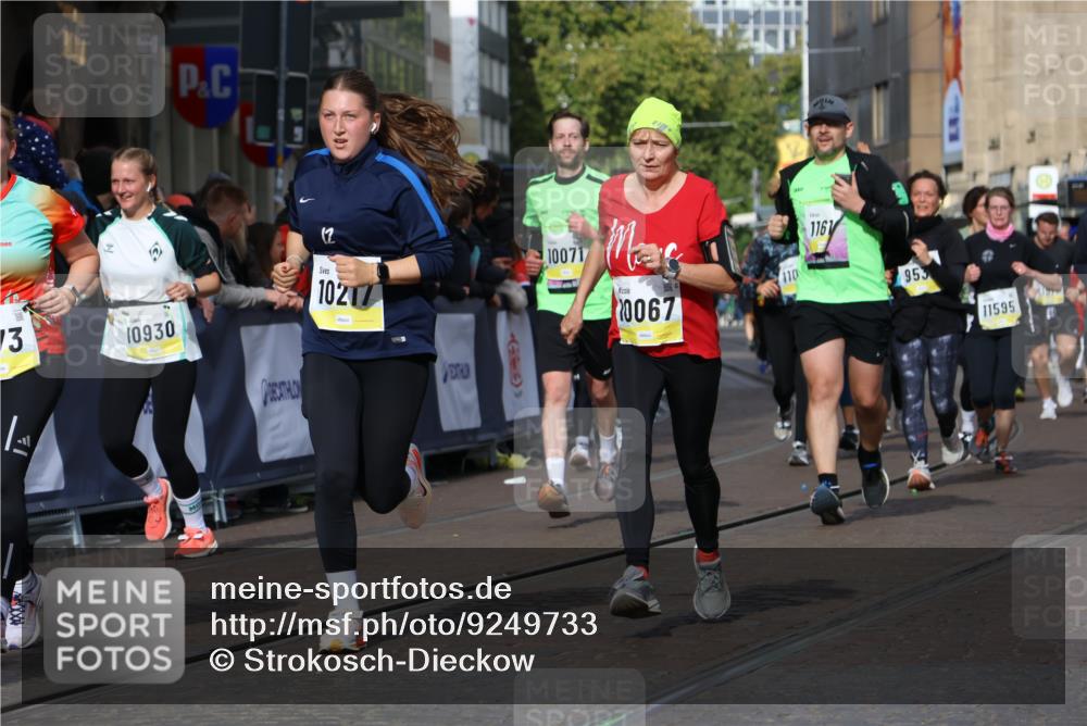 05.10.2025 - 20. swb-Marathon Bremen Strokosch-Dieckow http://msf.ph/oto/9249733 05.10.2025 11:00:25 Ziel 7178, 7215, 9173, 9177, 9531, 10063, 10067, 10071, 10217, 10504, 10794, 10930, 11003, 11255, 11534, 11595, 11610, 11619, 11699 meine-sportfotos.de