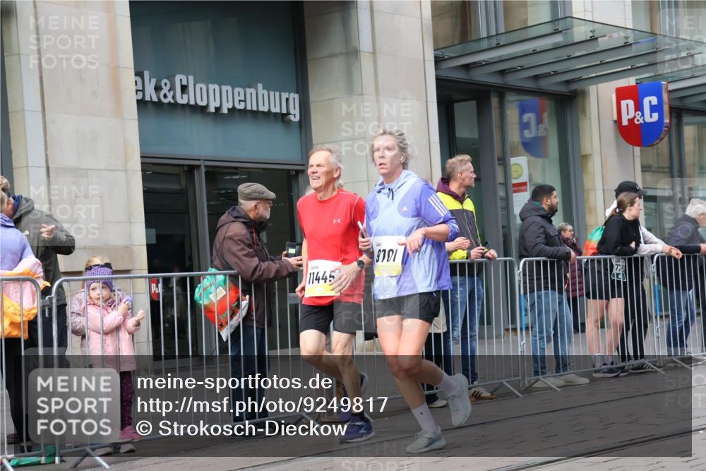 05.10.2025 - 20. swb-Marathon Bremen Strokosch-Dieckow http://msf.ph/oto/9249817 05.10.2025 10:53:34 Ziel 9313, 9456, 9494, 9520, 9548, 9701, 9807, 9835, 9934, 10019, 10020, 10046, 10075, 10163, 10416, 10484, 10616, 10631, 10662, 10696, 10785, 10906, 10966, 11141, 11152, 11303, 11339, 11383, 11432, 11445, 11533, 11593, 9313, 9456, 9494, 9520, 9548, 9701, 9807, 9835, 9934, 10019, 10020, 10046, 10075, 10163, 10416, 10484, 10616, 10631, 10662, 10696, 10785, 10906, 10966, 11141, 11152, 11303, 11339, 11383, 11432, 11445, 11533, 11593 meine-sportfotos.de