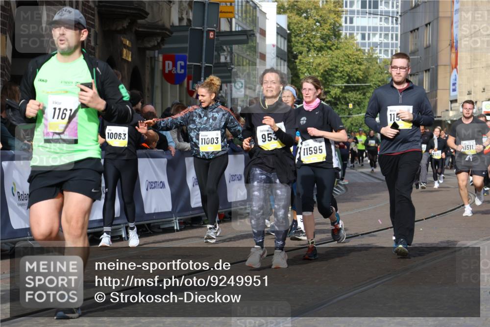 05.10.2025 - 20. swb-Marathon Bremen Strokosch-Dieckow http://msf.ph/oto/9249951 05.10.2025 11:00:29 Ziel 7178, 7215, 9173, 9177, 9271, 9531, 10063, 10067, 10071, 10079, 10217, 10504, 10794, 10930, 11003, 11071, 11255, 11511, 11534, 11595, 11610, 11619 meine-sportfotos.de