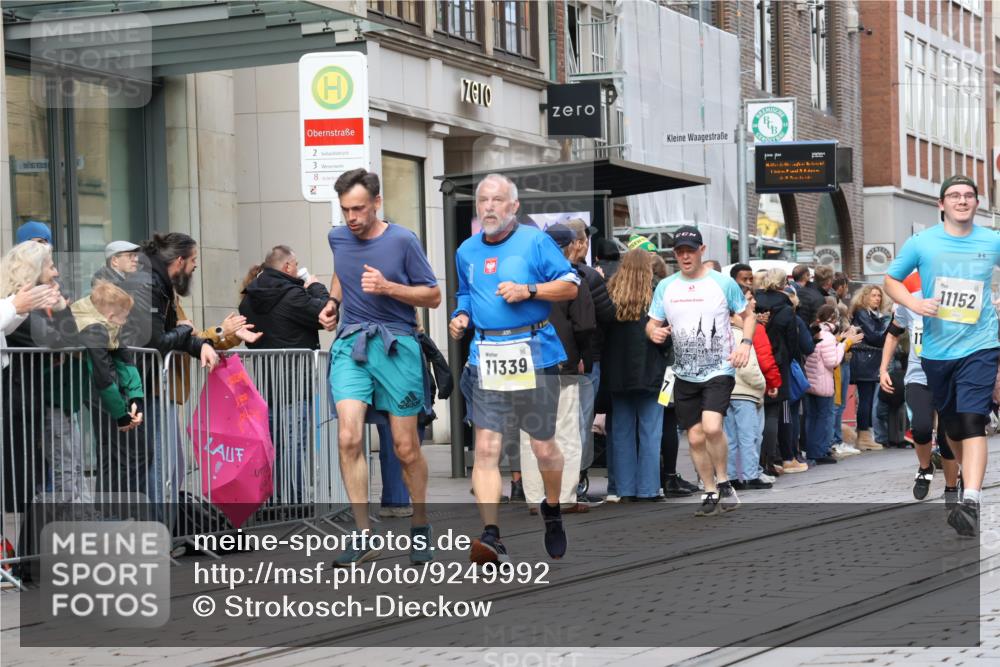 05.10.2025 - 20. swb-Marathon Bremen Strokosch-Dieckow http://msf.ph/oto/9249992 05.10.2025 10:53:41 Ziel 9313, 9402, 9456, 9520, 9548, 9701, 9807, 9835, 9900, 9935, 10019, 10046, 10075, 10163, 10484, 10616, 10631, 10662, 10696, 10785, 11151, 11152, 11203, 11303, 11339, 11347, 11383, 11432, 11445, 11533, 11593, 9313, 9402, 9456, 9520, 9548, 9701, 9807, 9835, 9900, 9935, 10019, 10046, 10075, 10163, 10484, 10616, 10631, 10662, 10696, 10785, 11151, 11152, 11203, 11303, 11339, 11347, 11383, 11432, 11445, 11533, 11593 meine-sportfotos.de