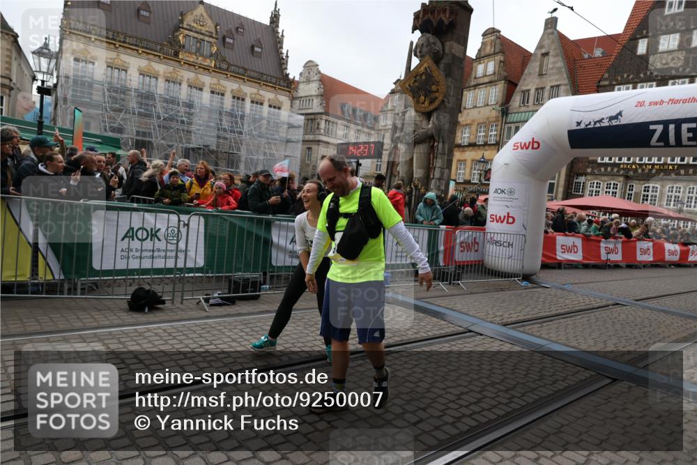 05.10.2025 - 20. swb-Marathon Bremen Yannick Fuchs http://msf.ph/oto/9250007 05.10.2025 11:13:26 Ziel 9891, 11332 meine-sportfotos.de