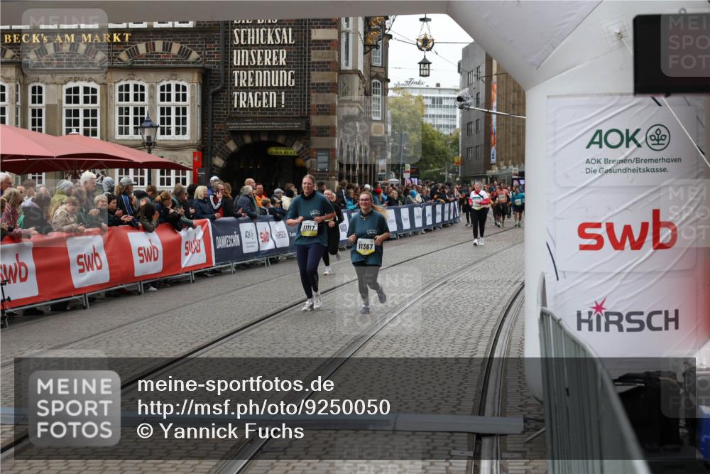 05.10.2025 - 20. swb-Marathon Bremen Yannick Fuchs http://msf.ph/oto/9250050 05.10.2025 11:13:33 Ziel 11117, 11367 meine-sportfotos.de