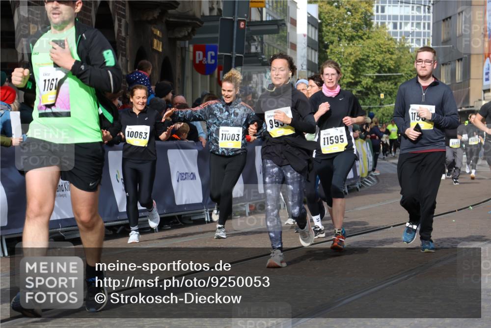 05.10.2025 - 20. swb-Marathon Bremen Strokosch-Dieckow http://msf.ph/oto/9250053 05.10.2025 11:00:29 Ziel 7178, 7215, 9173, 9177, 9271, 9531, 10063, 10067, 10071, 10079, 10217, 10504, 10794, 10930, 11003, 11071, 11255, 11511, 11534, 11595, 11610, 11619 meine-sportfotos.de