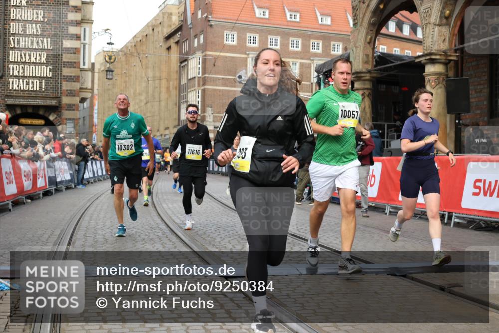 05.10.2025 - 20. swb-Marathon Bremen Yannick Fuchs http://msf.ph/oto/9250384 05.10.2025 10:53:31 Ziel 7193, 7251, 9263, 9539, 9717, 9868, 9957, 10057, 10302, 10317, 10335, 10655, 10993, 11174, 11175, 11616, 11716 meine-sportfotos.de
