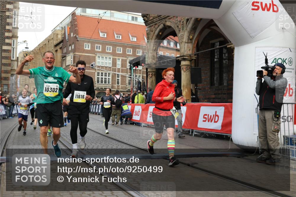 05.10.2025 - 20. swb-Marathon Bremen Yannick Fuchs http://msf.ph/oto/9250499 05.10.2025 10:53:32 Ziel 7193, 7251, 9263, 9539, 9717, 9868, 9957, 10057, 10302, 10317, 10335, 10369, 10468, 10655, 10934, 11174, 11175, 11545, 11616, 11716 meine-sportfotos.de