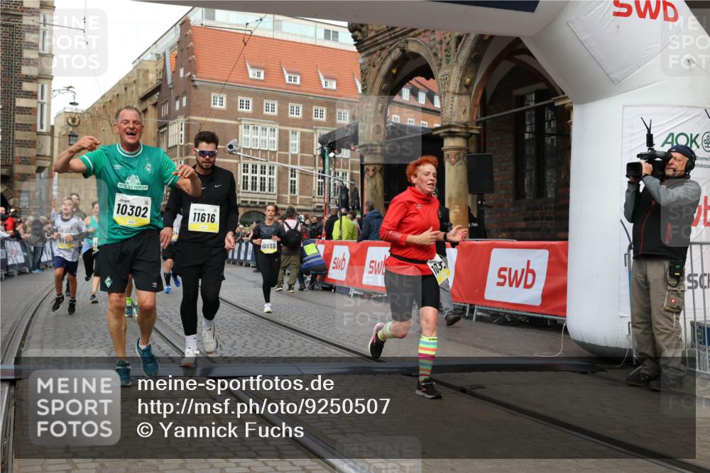 05.10.2025 - 20. swb-Marathon Bremen Yannick Fuchs http://msf.ph/oto/9250507 05.10.2025 10:53:33 Ziel 7193, 7251, 9263, 9539, 9717, 9868, 9957, 10057, 10302, 10317, 10335, 10369, 10468, 10655, 10934, 11174, 11175, 11545, 11616, 11716 meine-sportfotos.de