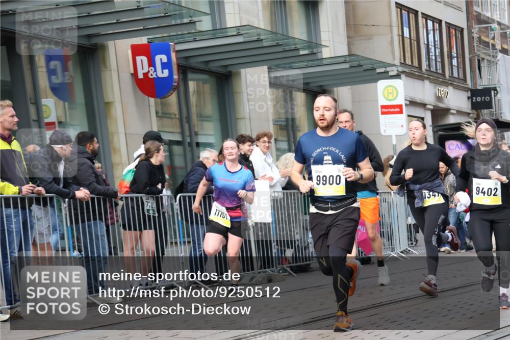 05.10.2025 - 20. swb-Marathon Bremen Strokosch-Dieckow http://msf.ph/oto/9250512 05.10.2025 10:53:57 Ziel 9392, 9402, 9407, 9574, 9633, 9900, 9935, 10019, 10032, 10097, 10234, 10402, 10533, 10631, 10662, 10810, 10915, 11040, 11151, 11203, 11271, 11303, 11347, 11432, 11449, 9392, 9402, 9407, 9574, 9633, 9900, 9935, 10019, 10032, 10097, 10234, 10402, 10533, 10631, 10662, 10810, 10915, 11040, 11151, 11203, 11271, 11303, 11347, 11432, 11449 meine-sportfotos.de