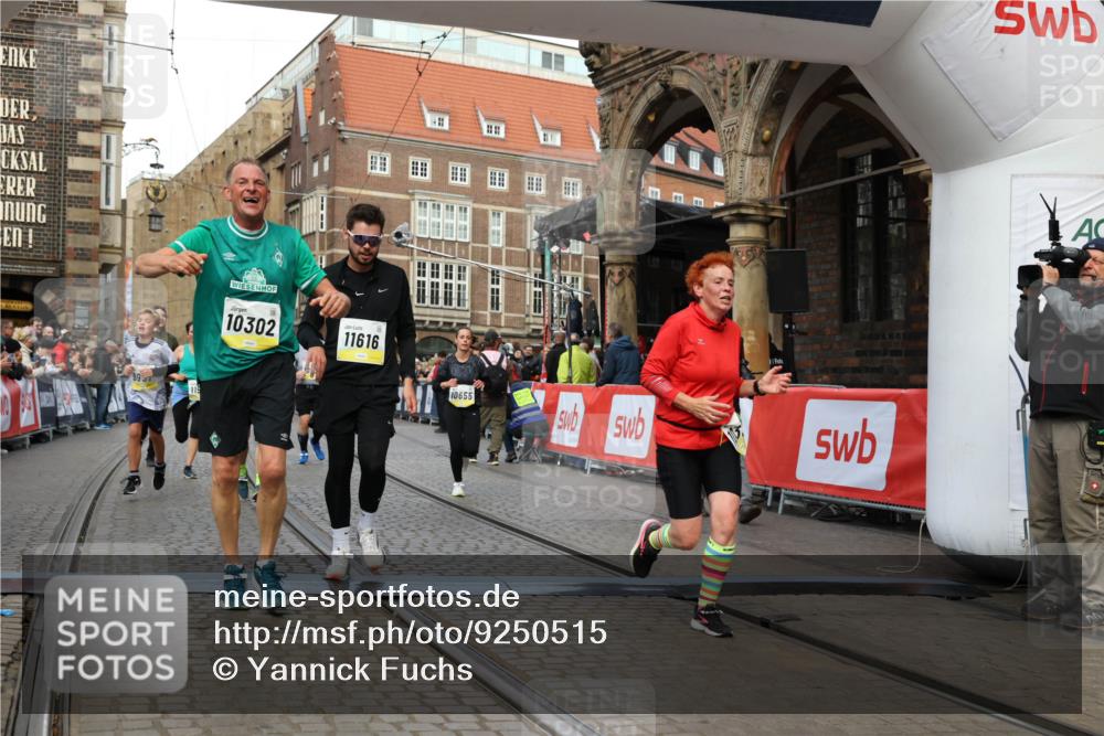 05.10.2025 - 20. swb-Marathon Bremen Yannick Fuchs http://msf.ph/oto/9250515 05.10.2025 10:53:33 Ziel 7193, 7251, 9263, 9539, 9717, 9868, 9957, 10057, 10302, 10317, 10335, 10369, 10468, 10655, 10934, 11174, 11175, 11545, 11616, 11716 meine-sportfotos.de