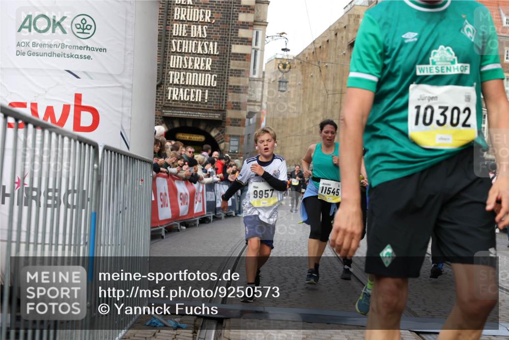 05.10.2025 - 20. swb-Marathon Bremen Yannick Fuchs http://msf.ph/oto/9250573 05.10.2025 10:53:34 Ziel 7193, 7251, 9263, 9539, 9717, 9868, 9957, 10057, 10302, 10317, 10335, 10369, 10468, 10655, 10934, 11174, 11545, 11616, 11716 meine-sportfotos.de