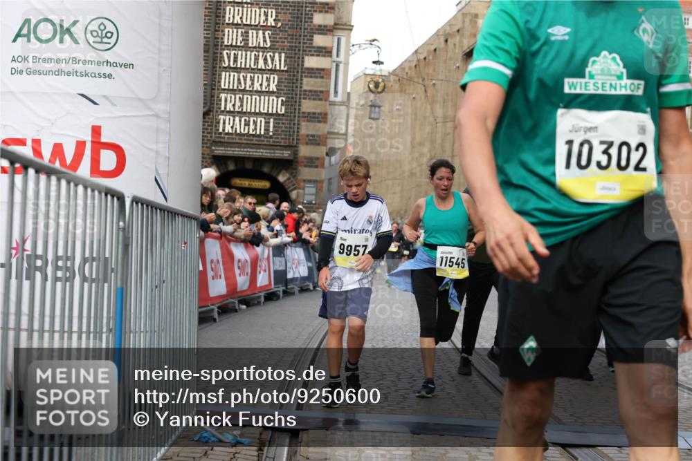 05.10.2025 - 20. swb-Marathon Bremen Yannick Fuchs http://msf.ph/oto/9250600 05.10.2025 10:53:34 Ziel 7193, 7251, 9263, 9539, 9717, 9868, 9957, 10057, 10302, 10317, 10335, 10369, 10468, 10655, 10934, 11174, 11545, 11616, 11716 meine-sportfotos.de