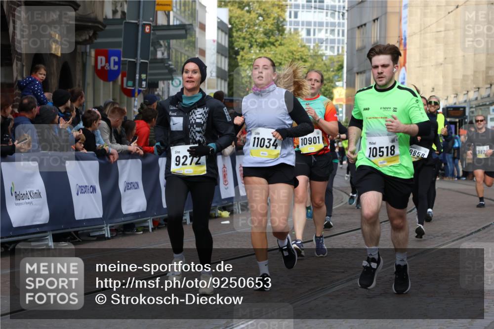 05.10.2025 - 20. swb-Marathon Bremen Strokosch-Dieckow http://msf.ph/oto/9250653 05.10.2025 11:00:40 Ziel 9272, 9327, 9389, 9827, 9858, 10182, 10518, 10571, 10690, 10872, 10901, 11034, 11162 meine-sportfotos.de