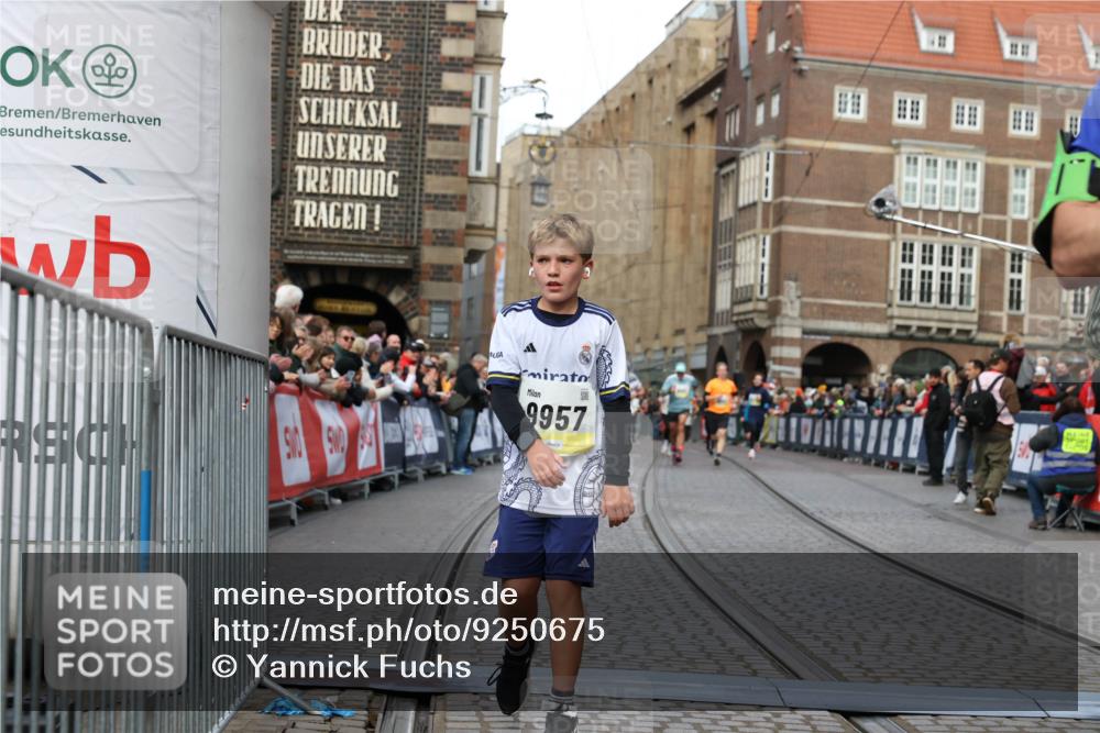 05.10.2025 - 20. swb-Marathon Bremen Yannick Fuchs http://msf.ph/oto/9250675 05.10.2025 10:53:36 Ziel 7193, 7251, 9717, 9868, 9957, 10057, 10302, 10335, 10369, 10468, 10655, 10934, 11174, 11545, 11616, 11716 meine-sportfotos.de