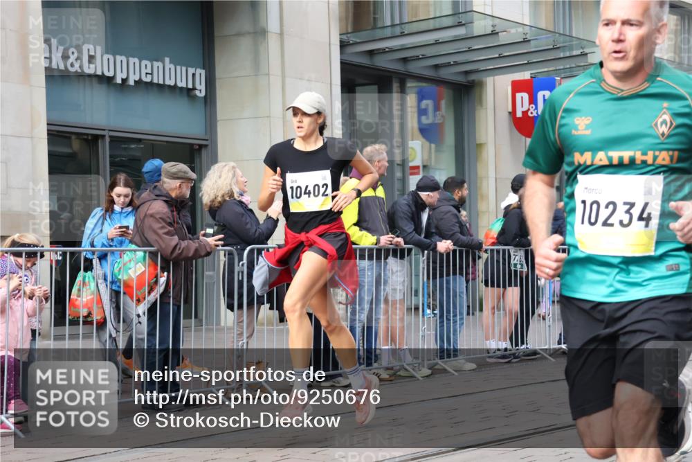 05.10.2025 - 20. swb-Marathon Bremen Strokosch-Dieckow http://msf.ph/oto/9250676 05.10.2025 10:54:03 Ziel 9367, 9392, 9402, 9407, 9574, 9633, 9900, 9935, 10032, 10097, 10178, 10234, 10296, 10402, 10533, 10768, 10810, 10915, 11040, 11045, 11089, 11203, 11271, 11449, 9367, 9392, 9402, 9407, 9574, 9633, 9900, 9935, 10032, 10097, 10178, 10234, 10296, 10402, 10533, 10768, 10810, 10915, 11040, 11045, 11089, 11203, 11271, 11449 meine-sportfotos.de