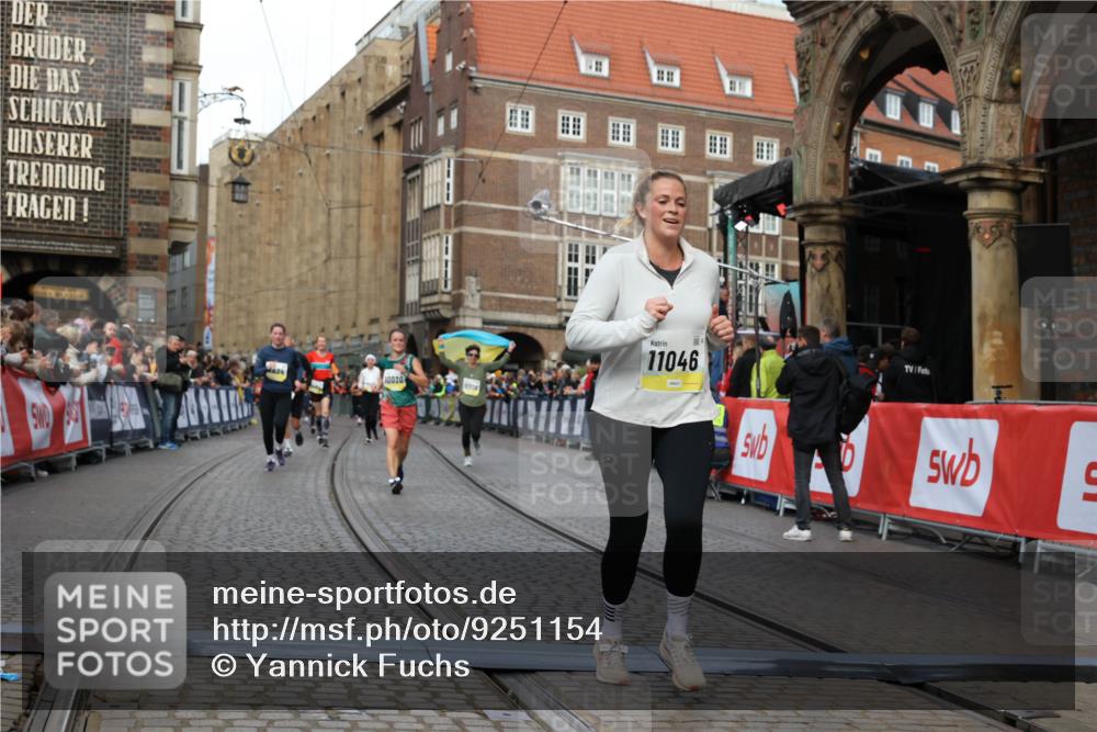 05.10.2025 - 20. swb-Marathon Bremen Yannick Fuchs http://msf.ph/oto/9251154 05.10.2025 10:53:47 Ziel 9238, 9461, 9464, 9569, 10020, 10310, 10642, 10925, 11046, 11246 meine-sportfotos.de