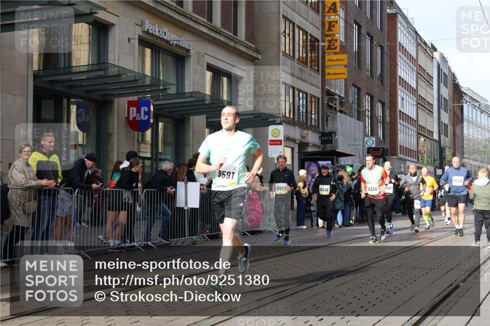 05.10.2025 - 20. swb-Marathon Bremen Strokosch-Dieckow http://msf.ph/oto/9251380 05.10.2025 10:54:29 Ziel 8326, 9282, 9295, 9427, 9436, 9475, 9560, 9570, 9591, 9754, 9776, 10007, 10024, 10174, 10231, 10232, 10233, 10487, 10609, 10770, 11163, 11276, 11320, 11321, 11373, 11470, 11507, 11523, 11694, 8326, 9282, 9295, 9427, 9436, 9475, 9560, 9570, 9591, 9754, 9776, 10007, 10024, 10174, 10231, 10232, 10233, 10487, 10609, 10770, 11163, 11276, 11320, 11321, 11373, 11470, 11507, 11523, 11694 meine-sportfotos.de