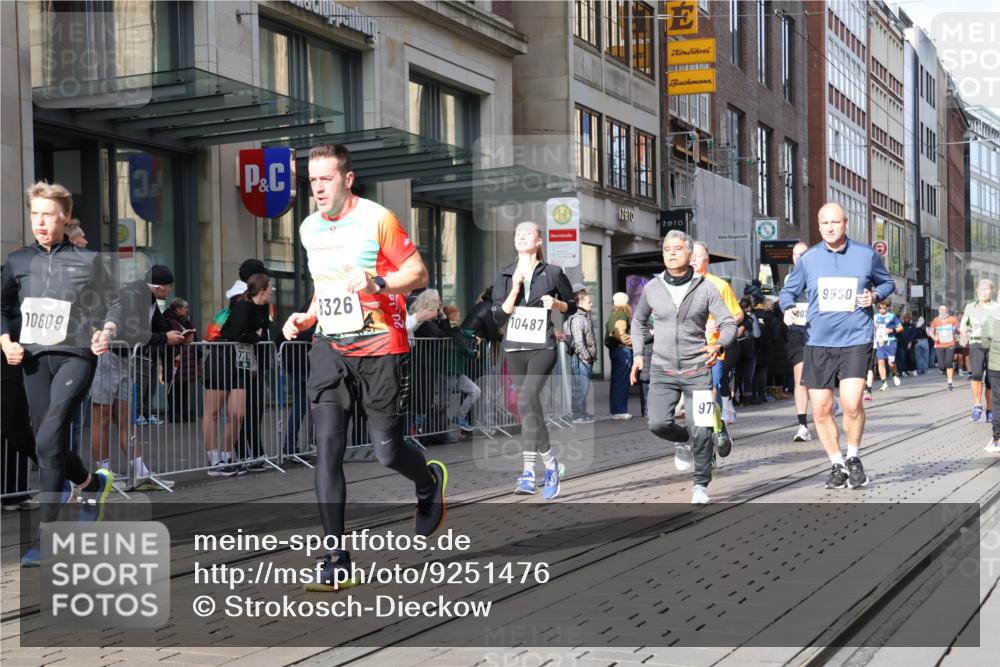 05.10.2025 - 20. swb-Marathon Bremen Strokosch-Dieckow http://msf.ph/oto/9251476 05.10.2025 10:54:31 Ziel 8326, 9282, 9295, 9427, 9436, 9475, 9560, 9570, 9591, 9754, 9776, 9791, 10007, 10024, 10174, 10231, 10232, 10233, 10487, 10609, 10770, 11163, 11276, 11320, 11321, 11373, 11470, 11507, 11523, 8326, 9282, 9295, 9427, 9436, 9475, 9560, 9570, 9591, 9754, 9776, 9791, 10007, 10024, 10174, 10231, 10232, 10233, 10487, 10609, 10770, 11163, 11276, 11320, 11321, 11373, 11470, 11507, 11523 meine-sportfotos.de