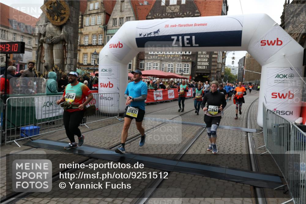05.10.2025 - 20. swb-Marathon Bremen Yannick Fuchs http://msf.ph/oto/9251512 05.10.2025 11:14:00 Ziel 7014, 7410, 9946, 10671, 10756, 10842, 11652, 11653 meine-sportfotos.de