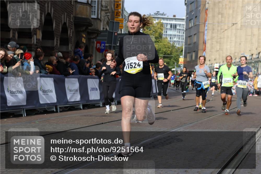 05.10.2025 - 20. swb-Marathon Bremen Strokosch-Dieckow http://msf.ph/oto/9251564 05.10.2025 11:01:10 Ziel 9182, 9443, 9613, 9880, 10477, 10544, 10762, 10914, 11337, 11338, 11524, 11597, 11680, 11719 meine-sportfotos.de