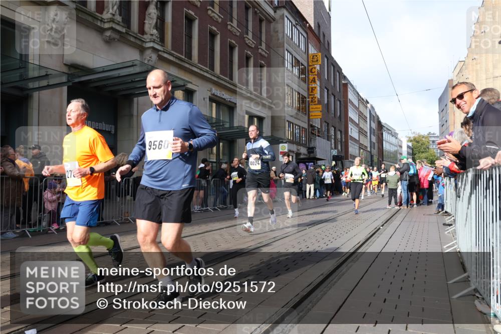 05.10.2025 - 20. swb-Marathon Bremen Strokosch-Dieckow http://msf.ph/oto/9251572 05.10.2025 10:54:34 Ziel 8326, 9282, 9295, 9427, 9436, 9475, 9560, 9570, 9591, 9754, 9776, 9791, 10007, 10014, 10024, 10231, 10232, 10233, 10487, 10609, 10770, 10920, 11163, 11276, 11320, 11363, 11373, 11470, 11507, 11523, 8326, 9282, 9295, 9427, 9436, 9475, 9560, 9570, 9591, 9754, 9776, 9791, 10007, 10014, 10024, 10231, 10232, 10233, 10487, 10609, 10770, 10920, 11163, 11276, 11320, 11363, 11373, 11470, 11507, 11523 meine-sportfotos.de