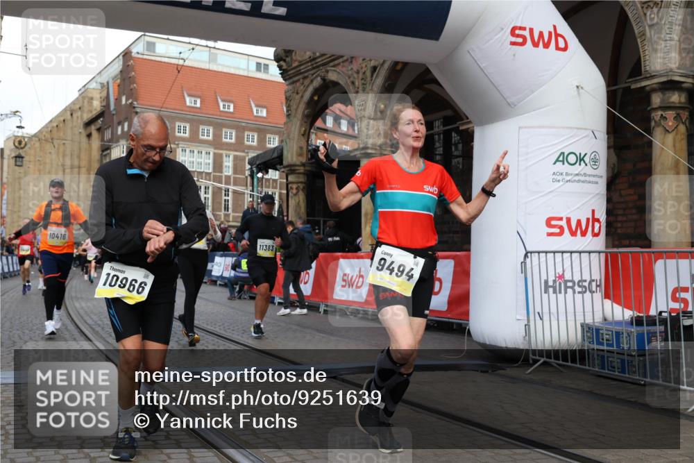 05.10.2025 - 20. swb-Marathon Bremen Yannick Fuchs http://msf.ph/oto/9251639 05.10.2025 10:53:54 Ziel 9494, 9934, 10020, 10416, 10906, 10966, 11141, 11383 meine-sportfotos.de