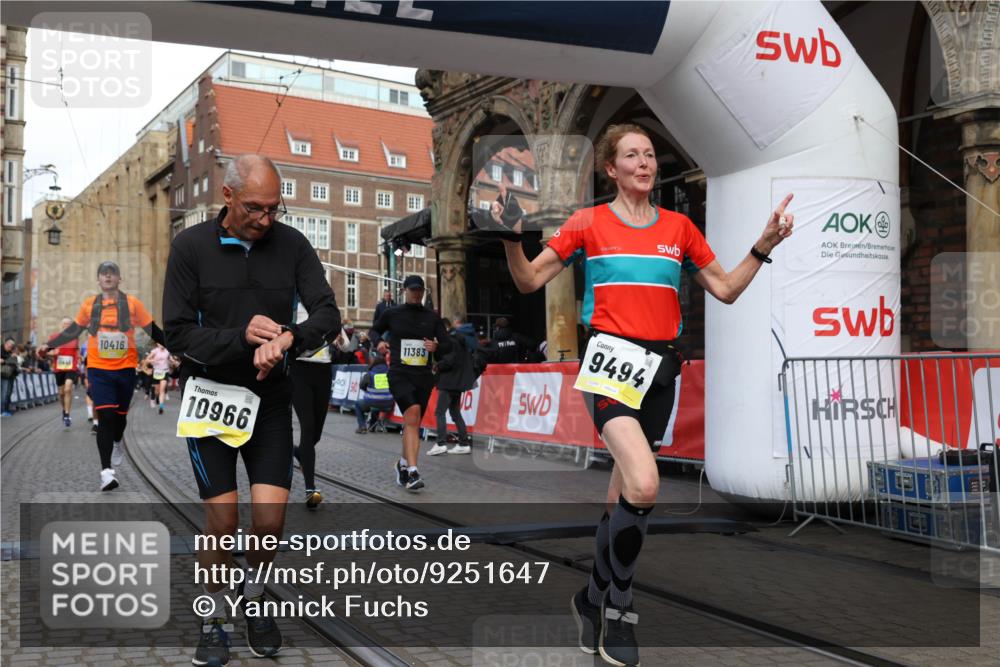 05.10.2025 - 20. swb-Marathon Bremen Yannick Fuchs http://msf.ph/oto/9251647 05.10.2025 10:53:54 Ziel 9494, 9934, 10020, 10416, 10906, 10966, 11141, 11383 meine-sportfotos.de