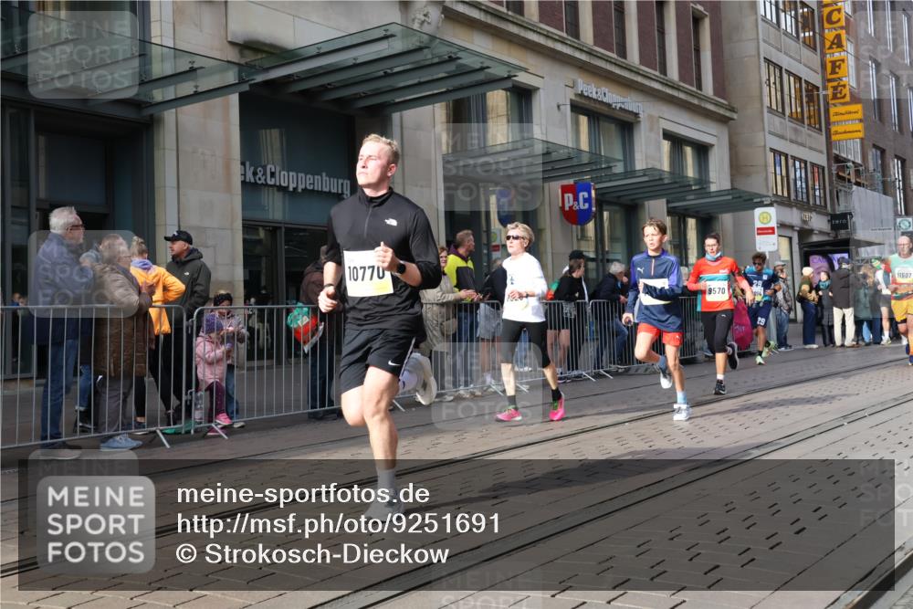 05.10.2025 - 20. swb-Marathon Bremen Strokosch-Dieckow http://msf.ph/oto/9251691 05.10.2025 10:54:39 Ziel 8326, 9176, 9427, 9436, 9475, 9560, 9570, 9754, 9776, 9791, 10014, 10024, 10034, 10180, 10231, 10232, 10233, 10307, 10487, 10609, 10770, 10920, 11163, 11276, 11317, 11320, 11363, 11373, 11470, 11507, 11523, 8326, 9176, 9427, 9436, 9475, 9560, 9570, 9754, 9776, 9791, 10014, 10024, 10034, 10180, 10231, 10232, 10233, 10307, 10487, 10609, 10770, 10920, 11163, 11276, 11317, 11320, 11363, 11373, 11470, 11507, 11523 meine-sportfotos.de