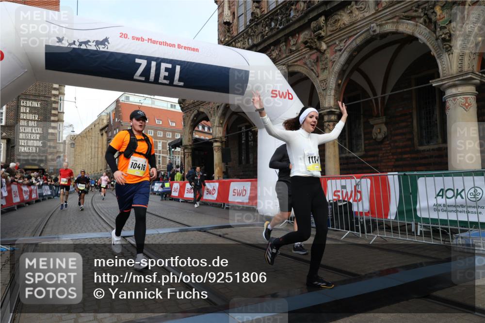05.10.2025 - 20. swb-Marathon Bremen Yannick Fuchs http://msf.ph/oto/9251806 05.10.2025 10:53:56 Ziel 9494, 9701, 9934, 10020, 10416, 10696, 10906, 10966, 11141, 11383, 11445 meine-sportfotos.de