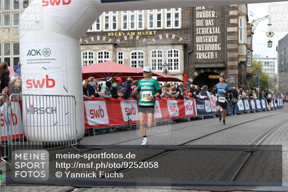 05.10.2025 - 20. swb-Marathon Bremen Yannick Fuchs http://msf.ph/oto/9252058 05.10.2025 10:45:12 Ziel 9202, 9590, 9678, 10091, 11362, 11715 meine-sportfotos.de