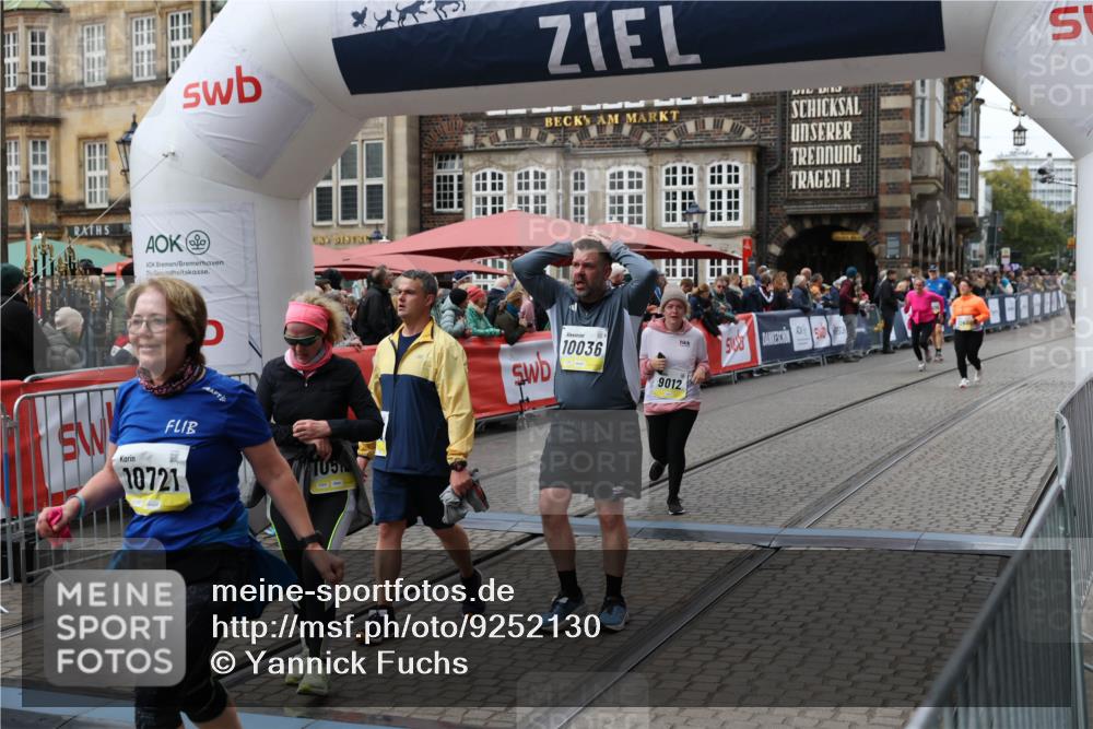 05.10.2025 - 20. swb-Marathon Bremen Yannick Fuchs http://msf.ph/oto/9252130 05.10.2025 11:14:09 Ziel 9012, 9342, 9631, 9667, 10000, 10036, 10512, 10721, 11541, 11548 meine-sportfotos.de