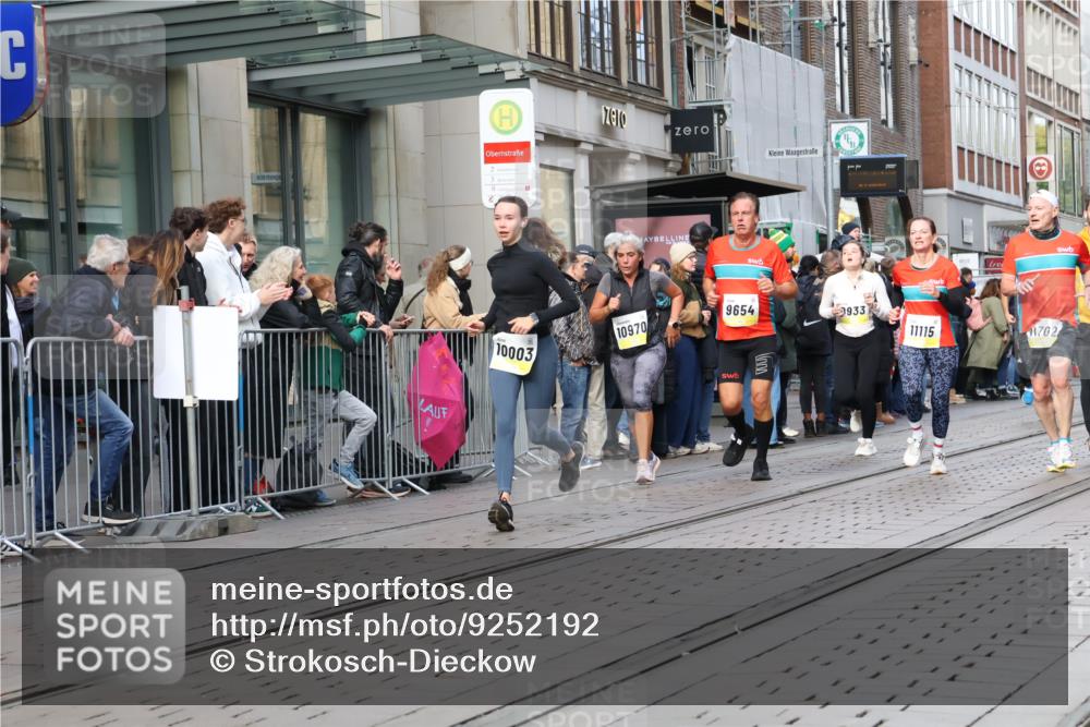 05.10.2025 - 20. swb-Marathon Bremen Strokosch-Dieckow http://msf.ph/oto/9252192 05.10.2025 10:54:59 Ziel 9176, 9201, 9318, 9350, 9514, 9654, 9722, 9856, 9881, 9902, 9933, 10003, 10034, 10111, 10116, 10180, 10256, 10260, 10307, 10326, 10920, 10970, 11025, 11042, 11115, 11140, 11197, 11317, 11380, 11431, 11702, 9176, 9201, 9318, 9350, 9514, 9654, 9722, 9856, 9881, 9902, 9933, 10003, 10034, 10111, 10116, 10180, 10256, 10260, 10307, 10326, 10920, 10970, 11025, 11042, 11115, 11140, 11317 meine-sportfotos.de