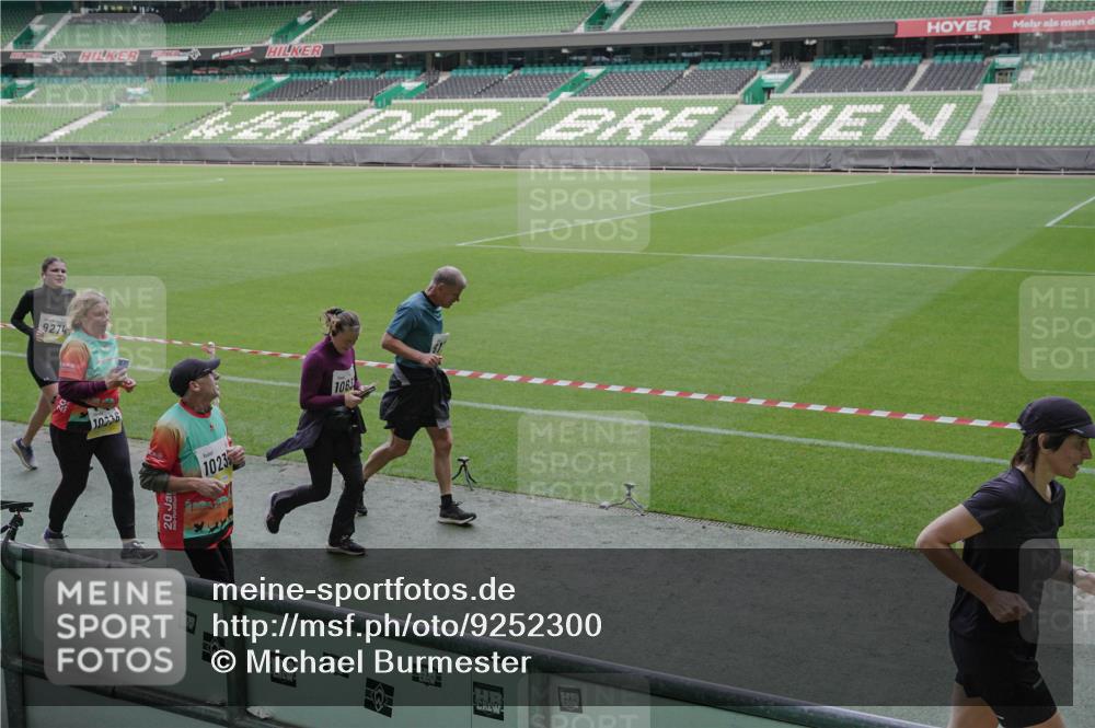 05.10.2025 - 20. swb-Marathon Bremen Michael Burmester http://msf.ph/oto/9252300 05.10.2025 10:41:27 Laufen im Stadion 7706, 8533, 9001, 9178, 9191, 9217, 9265, 9274, 9306, 9334, 9353, 9355, 9357, 9401, 9438, 9446, 9483, 9530, 9537, 9538, 9589, 9599, 9605, 9617, 9632, 9685, 9702, 9757, 9764, 9774, 9853, 9874, 9877, 9887, 9892, 9907, 9982, 10051, 10095, 10100, 10101, 10125, 10132, 10148, 10152, 10197, 10212, 10214, 10223, 10235, 10236, 10249, 10295, 10330, 10332, 10333, 10458, 10550, 10582, 10585, 10614, 10632, 10706, 10937, 10998, 11037, 11232, 11379, 11405, 11437 meine-sportfotos.de