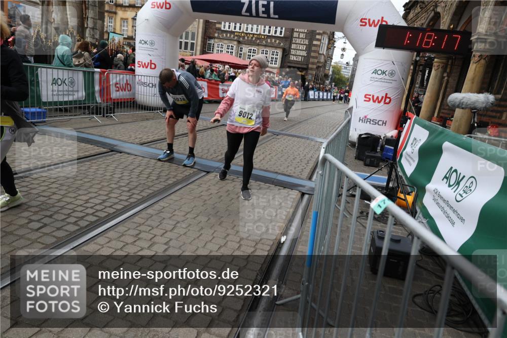 05.10.2025 - 20. swb-Marathon Bremen Yannick Fuchs http://msf.ph/oto/9252321 05.10.2025 11:14:13 Ziel 9012, 9342, 9380, 10036, 10491, 10512, 10721, 11036, 11548 meine-sportfotos.de