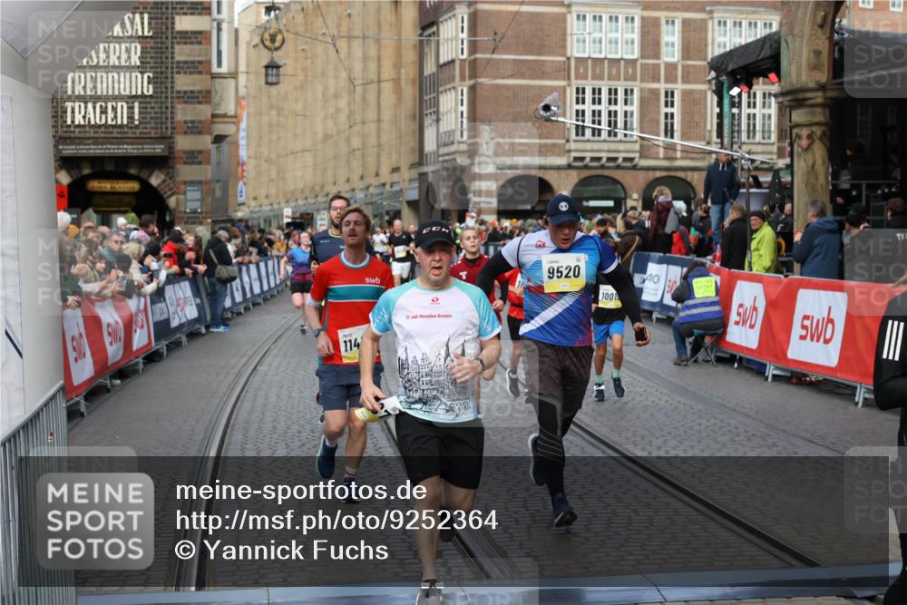 05.10.2025 - 20. swb-Marathon Bremen Yannick Fuchs http://msf.ph/oto/9252364 05.10.2025 10:54:10 Ziel 9313, 9520, 9548, 9807, 9835, 10019, 10075, 10163, 10484, 10631, 10662, 10785, 11152, 11303, 11339, 11432, 11593 meine-sportfotos.de
