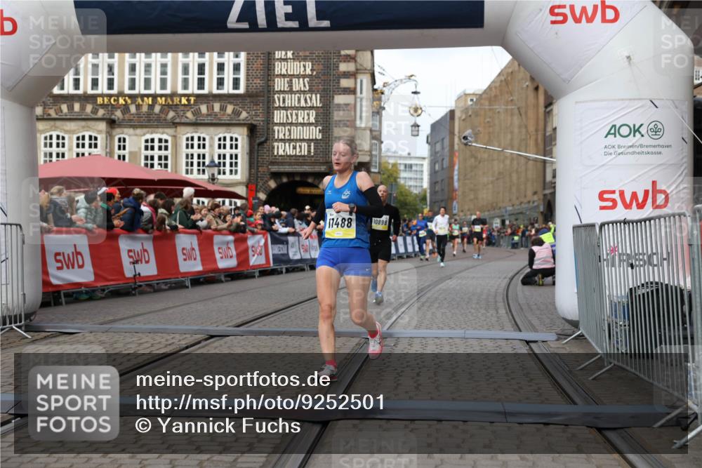 05.10.2025 - 20. swb-Marathon Bremen Yannick Fuchs http://msf.ph/oto/9252501 05.10.2025 10:45:22 Ziel 9290, 9963, 10431, 10822, 10898, 11488 meine-sportfotos.de