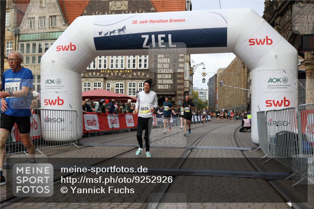 05.10.2025 - 20. swb-Marathon Bremen Yannick Fuchs http://msf.ph/oto/9252926 05.10.2025 10:45:28 Ziel 9290, 9396, 9885, 9963, 10634, 10898, 11346 meine-sportfotos.de