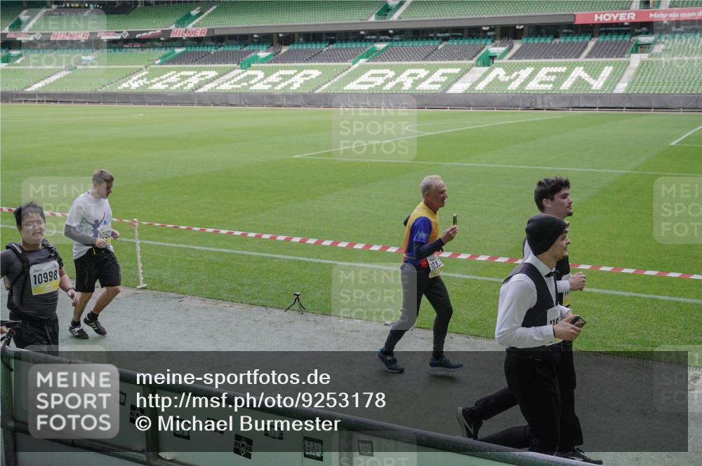 05.10.2025 - 20. swb-Marathon Bremen Michael Burmester http://msf.ph/oto/9253178 05.10.2025 10:42:01 Laufen im Stadion 7069, 8533, 8865, 9265, 9401, 9519, 9538, 9632, 9648, 9649, 9798, 9815, 9836, 9837, 9887, 9907, 9982, 10031, 10051, 10082, 10087, 10095, 10125, 10129, 10132, 10134, 10148, 10152, 10189, 10197, 10212, 10214, 10223, 10239, 10248, 10249, 10264, 10330, 10332, 10333, 10499, 10522, 10614, 10706, 10722, 10815, 10824, 10937, 10943, 10998, 11037, 11056, 11097, 11126, 11142, 11206, 11232, 11379, 11395, 11405, 11437, 11473, 11584, 11634, 9178, 9191, 9217, 9274, 9357, 11261 meine-sportfotos.de