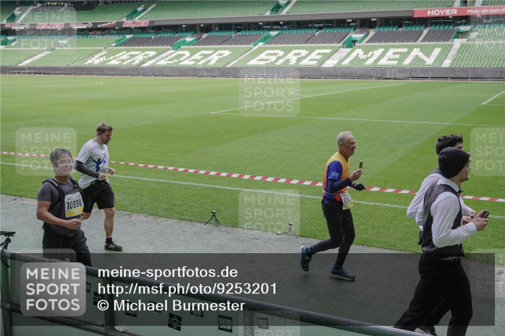 05.10.2025 - 20. swb-Marathon Bremen Michael Burmester http://msf.ph/oto/9253201 05.10.2025 10:42:01 Laufen im Stadion 7069, 8533, 8865, 9265, 9401, 9519, 9538, 9632, 9648, 9649, 9798, 9815, 9836, 9837, 9887, 9907, 9982, 10031, 10051, 10082, 10087, 10095, 10125, 10129, 10132, 10134, 10148, 10152, 10189, 10197, 10212, 10214, 10223, 10239, 10248, 10249, 10264, 10330, 10332, 10333, 10499, 10522, 10614, 10706, 10722, 10815, 10824, 10937, 10943, 10998, 11037, 11056, 11097, 11126, 11142, 11206, 11232, 11379, 11395, 11405, 11437, 11473, 11584, 11634, 9178, 9191, 9217, 9274, 9357, 11261 meine-sportfotos.de