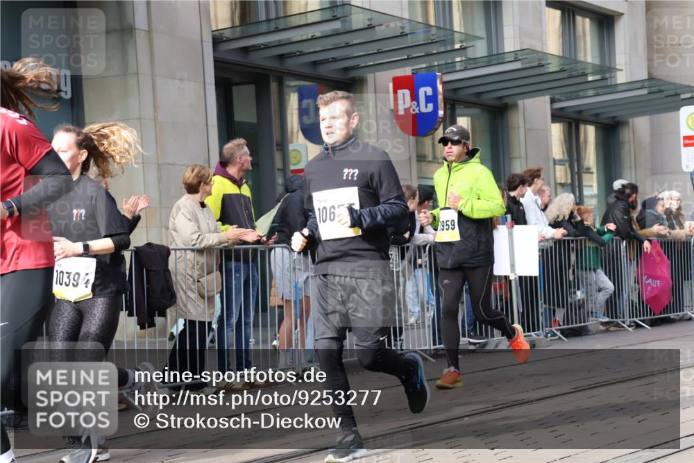 05.10.2025 - 20. swb-Marathon Bremen Strokosch-Dieckow http://msf.ph/oto/9253277 05.10.2025 10:55:45 Ziel 7147, 9258, 9541, 9811, 9855, 9871, 9950, 9968, 10006, 10009, 10015, 10394, 10610, 10641, 10654, 10664, 10675, 10758, 10921, 10959, 10989, 10992, 11095, 11148, 11364, 11366, 11439, 11554, 11620, 11626, 11630, 11693, 11741, 7147, 9258, 9541, 9811, 9855, 9871, 9950, 9968, 10006, 10009, 10015, 10394, 10610, 10641, 10654, 10664, 10675, 10758, 10921, 10959, 10989, 10992, 11095, 11148, 11364, 11366, 11554, 11620, 11630, 11693 meine-sportfotos.de