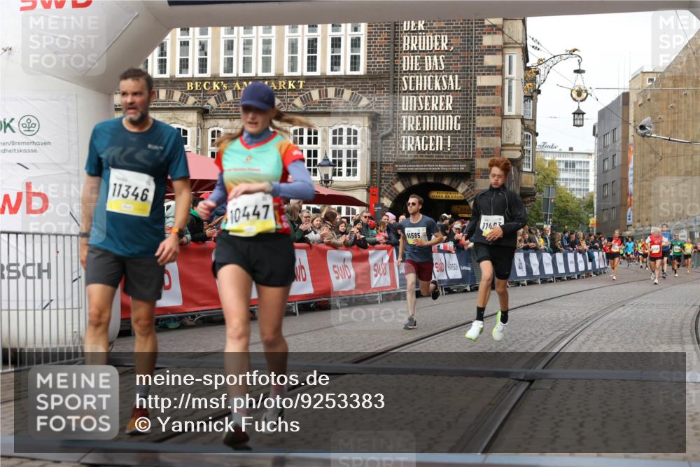 05.10.2025 - 20. swb-Marathon Bremen Yannick Fuchs http://msf.ph/oto/9253383 05.10.2025 10:45:33 Ziel 9396, 9885, 10447, 10634, 11346, 11403, 11585 meine-sportfotos.de