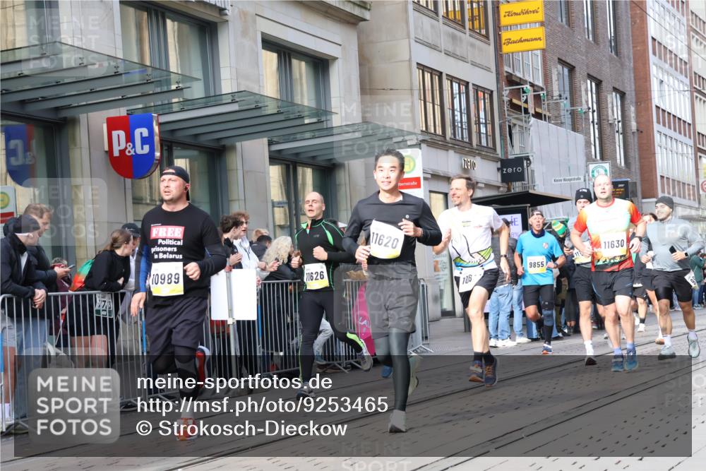 05.10.2025 - 20. swb-Marathon Bremen Strokosch-Dieckow http://msf.ph/oto/9253465 05.10.2025 10:55:51 Ziel 9258, 9541, 9811, 9855, 9950, 9968, 10006, 10009, 10015, 10028, 10191, 10196, 10394, 10424, 10590, 10641, 10664, 10675, 10758, 10959, 10989, 10992, 11095, 11148, 11364, 11366, 11554, 11620, 11626, 11630, 11662, 11693, 11741, 9258, 9541, 9811, 9855, 9950, 9968, 10006, 10009, 10015, 10028, 10191, 10196, 10394, 10424, 10590, 10641, 10664, 10675, 10758, 10959, 10989, 10992, 11095, 11148, 11364, 11366, 11554, 11620, 11630, 11662, 11693 meine-sportfotos.de