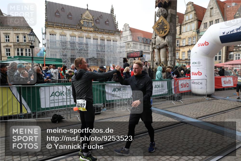 05.10.2025 - 20. swb-Marathon Bremen Yannick Fuchs http://msf.ph/oto/9253523 05.10.2025 11:14:43 Ziel 9861, 9970, 10292, 10722, 11072, 11139, 11473 meine-sportfotos.de