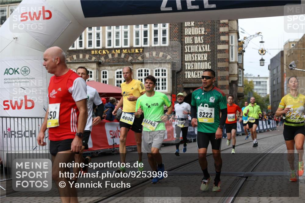 05.10.2025 - 20. swb-Marathon Bremen Yannick Fuchs http://msf.ph/oto/9253996 05.10.2025 10:45:47 Ziel 8000, 9200, 9222, 9250, 9709, 10053, 10639, 10682, 10792, 11678, 11745 meine-sportfotos.de