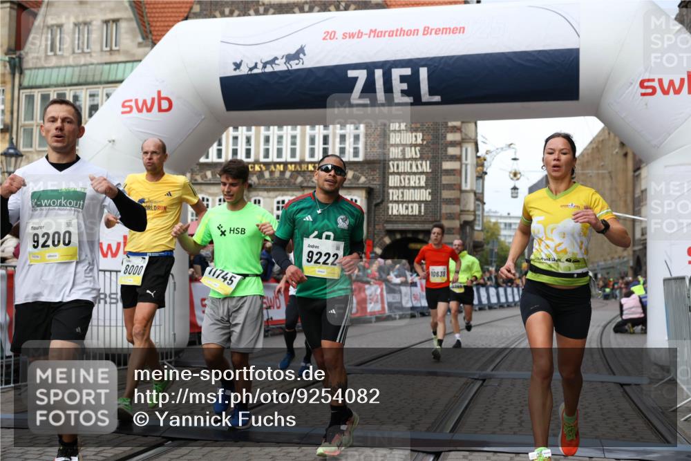 05.10.2025 - 20. swb-Marathon Bremen Yannick Fuchs http://msf.ph/oto/9254082 05.10.2025 10:45:48 Ziel 28, 8000, 9200, 9222, 9250, 9709, 10053, 10639, 10682, 10792, 11678, 11745 meine-sportfotos.de